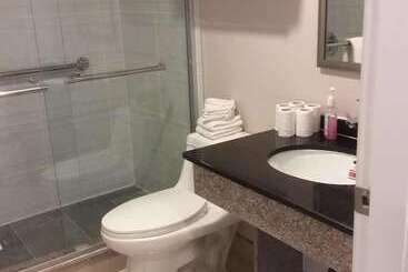 هاستل Kluane Park Inn