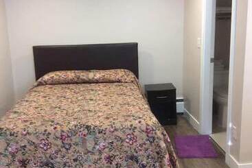 هاستل Kluane Park Inn