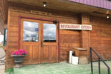 هاستل Kluane Park Inn