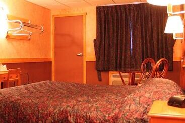 Algoma Motel