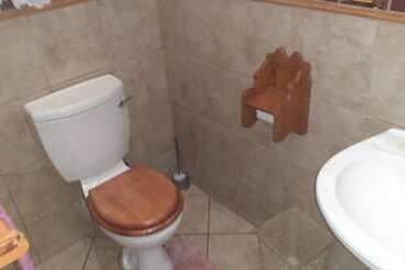 تختخواب و صبحانه Doube Room In Lovely Historian Guesthous