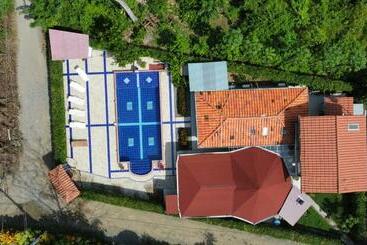 پانسیون Hostal Bralgijon Capurganá