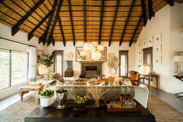 استراحتگاه Villa Mushara
