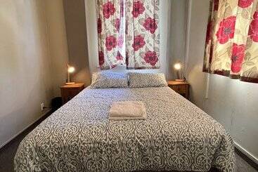 هاستل Uptown Backpackers