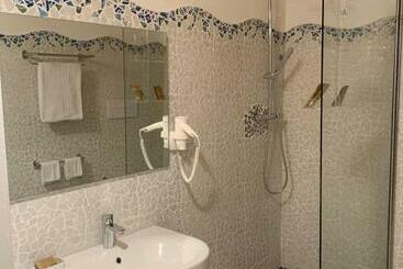 تختخواب و صبحانه Barbarossa Sea Room