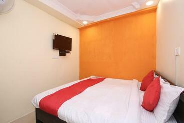 هتل Oyo 46319 Vn Residency
