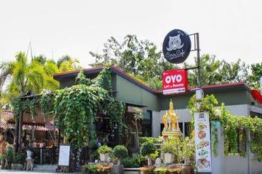 هتل Oyo 539 Loft By Busaba