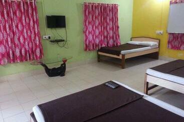 هتل Patil Cottage