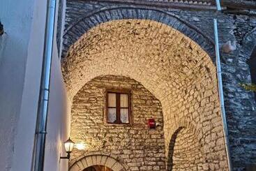 هتل Praga
