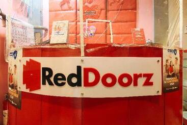 هتل Reddoorz @ P Florentino Street Sampaloc Manila