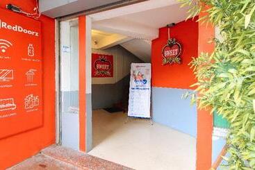 هتل Reddoorz @ P Florentino Street Sampaloc Manila