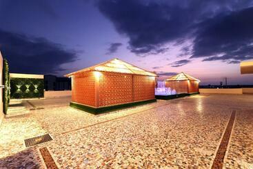 酒店 Topline Resort