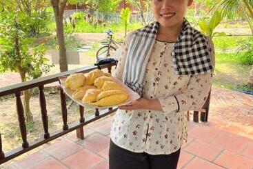 استراحتگاه Rooster Mekong Garden & Villas