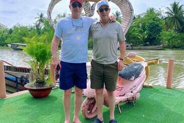 استراحتگاه Rooster Mekong Garden & Villas