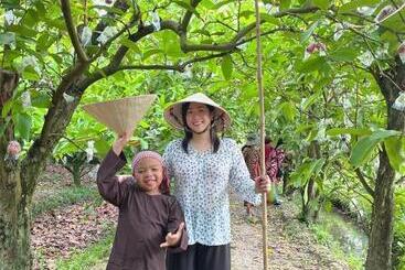استراحتگاه Rooster Mekong Garden & Villas