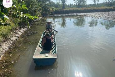 استراحتگاه Rooster Mekong Garden & Villas