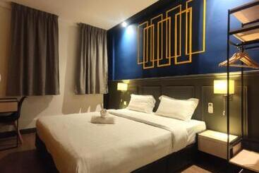 Sovotel Boutique Hotel Usj 9
