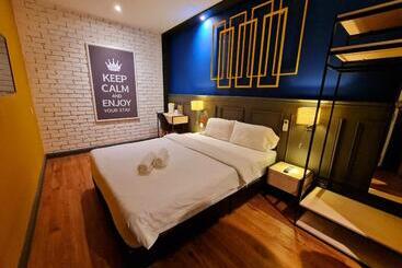 Sovotel Boutique Hotel Usj 9