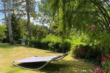 تختخواب و صبحانه Le Clos De La Madelaine
