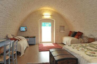 تختخواب و صبحانه Palazzo Agrusti   Residenza D Epoca