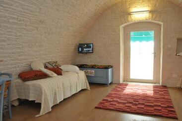 تختخواب و صبحانه Palazzo Agrusti   Residenza D Epoca