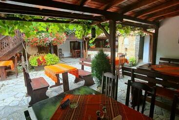 酒店 стаи за гости The Old House