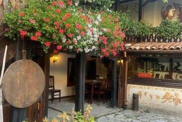 酒店 стаи за гости The Old House