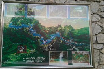پانسیون Apartments And Rooms With Parking Space Jezerce, Plitvice   17768