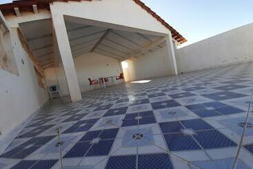 پانسیون Auberge Essanya