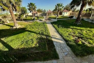 پانسیون Auberge Essanya