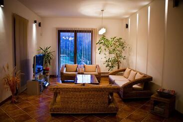 پانسیون Chalet Balkan