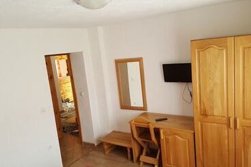 پانسیون Guest House Plitvice Waterfall