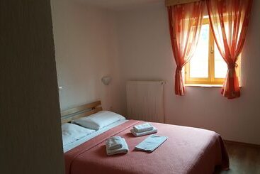 پانسیون Guest House Plitvice Waterfall