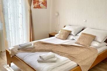 پانسیون Guest House Plitvice Waterfall