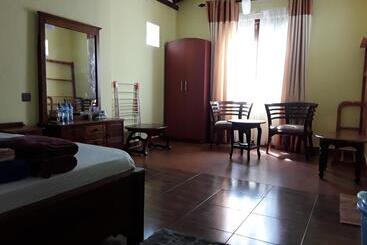 پانسیون Karl Holiday Bungalow