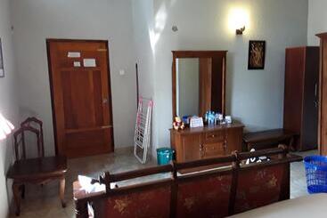 پانسیون Karl Holiday Bungalow