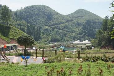 استراحتگاه Southeastern Flying Tiger Manor