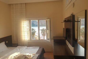 Rosa Otel