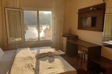 Rosa Otel