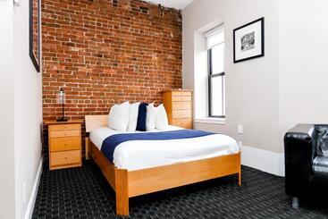 Stylish Downtown Studio In The Southend, C.ave #31