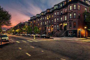 Stylish Downtown Studio In The Southend, C.ave #43
