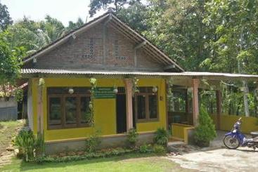 هاستل Argosari Homestay Syariah