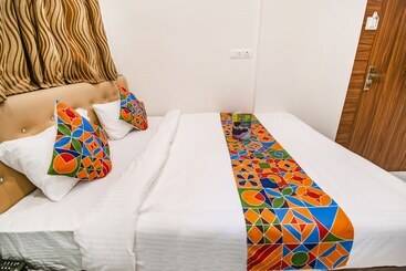 Fabhotel Grand Inn
