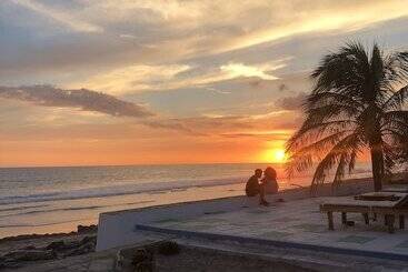 هتل Costa Oeste
