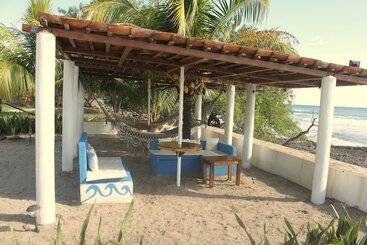 هتل Costa Oeste