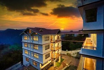 هتل Dream Villa Retreat