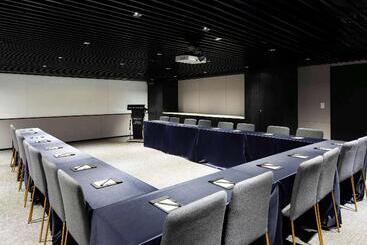 Отель Mercure Ambassador Seoul Hongdae