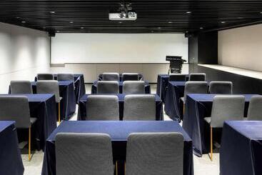 Отель Mercure Ambassador Seoul Hongdae