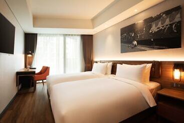 Отель Mercure Ambassador Seoul Hongdae
