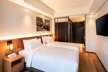 Отель Mercure Ambassador Seoul Hongdae